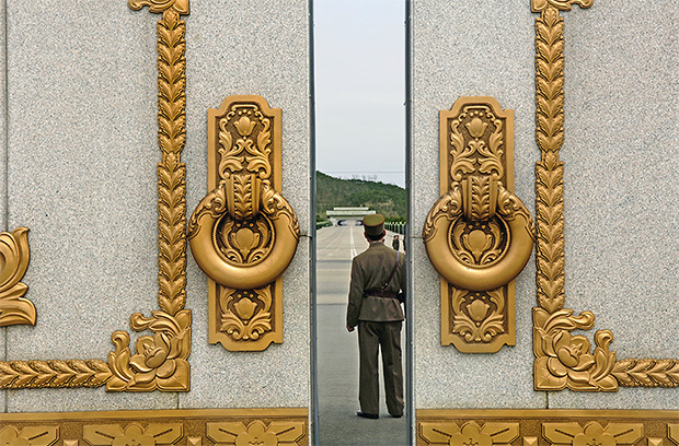 朝鲜与韩国公共场所对比照